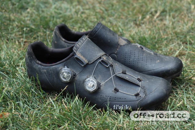 Gravel bike 2024 clipless shoes